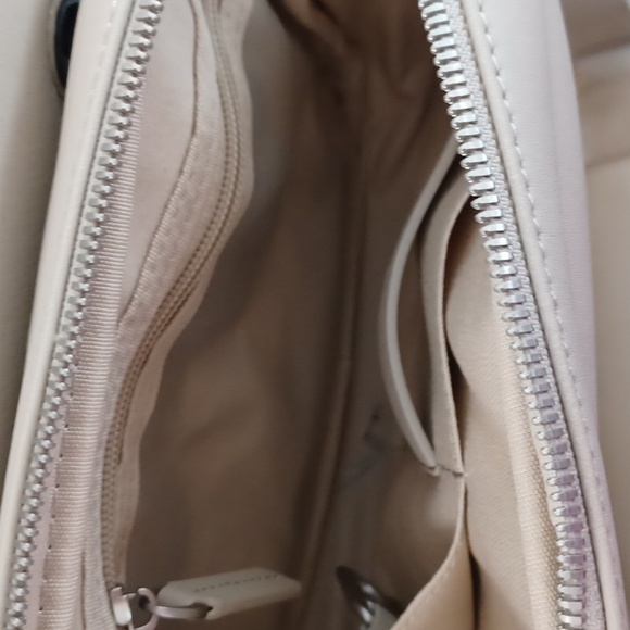 Monos Metro Duffel Vegan Leather New - Picture 9 of 16